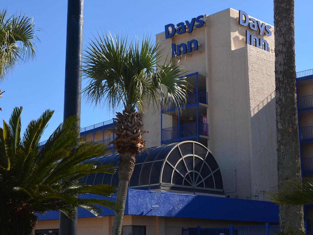 Days Inn By Wyndham Panama City Beach/Ocean Front Exterior foto